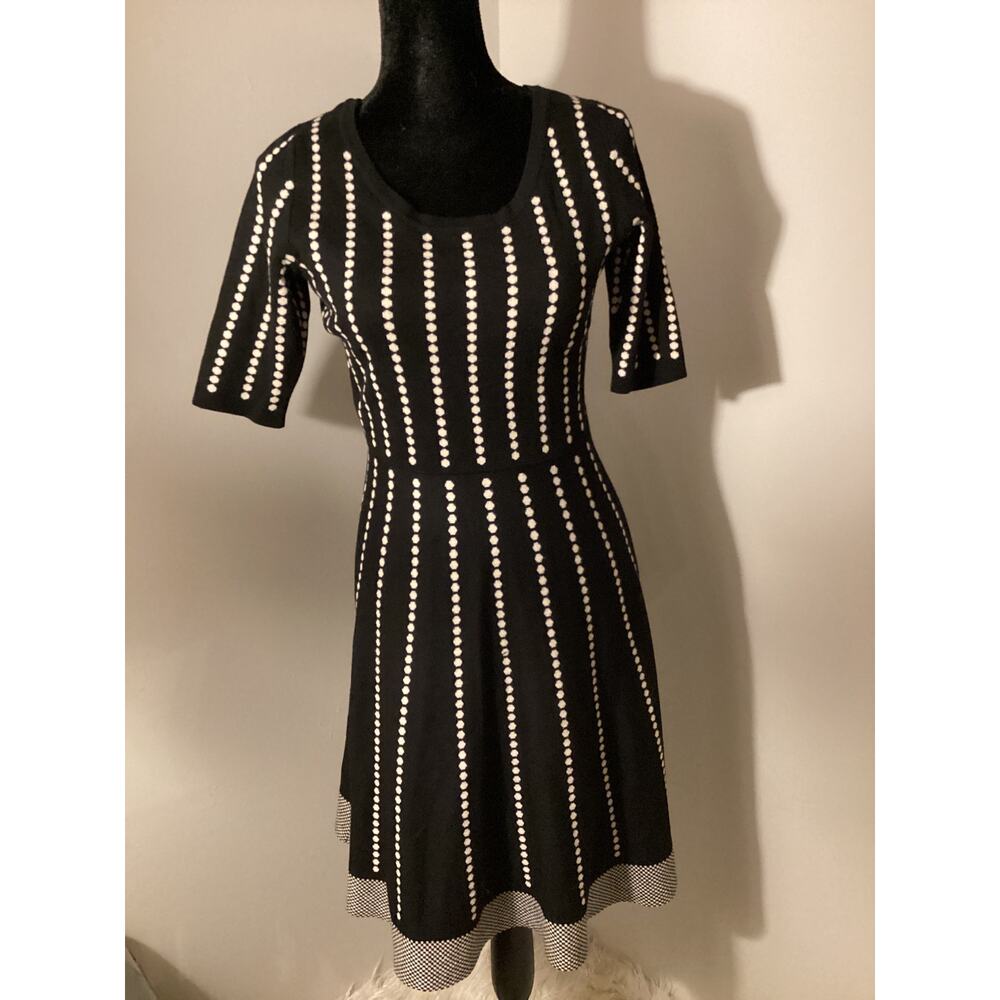 Gabby Skye Black and Creamy White Midi Dress.